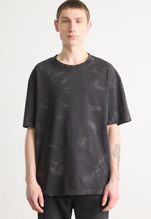 NUSTROYO - T-shirt z nadrukiem