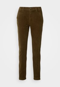 Pantalons en velours côtelé marron avec bouton et fermeture éclair à l'avant, passants de ceinture, et coupe ajustée, présentés sur un fond blanc.