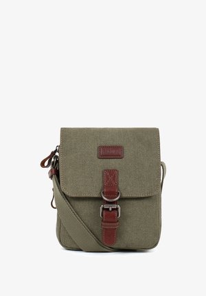 Sac bandoulière en toile vert olive avec sangle en cuir marron à boucle et bandoulière réglable, fermeture à rabat devant.