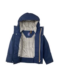 Giacca impermeabile blu navy con interno foderato in pelliccia. Presenta una chiusura con zip, cappuccio e due tasche laterali. Include un'etichetta interna.