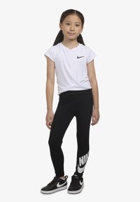 Nike Sportswear CLUB HIGH RISE - Leggings - Byxor - black
