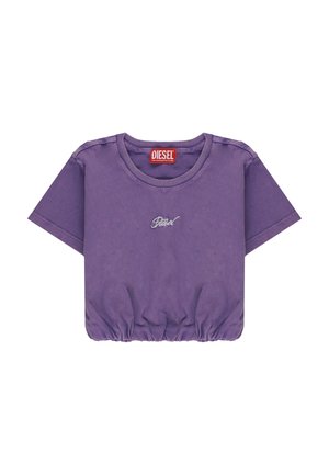 T-shirt corta viola Diesel con maniche corte, orlo elastico e piccolo logo bianco ricamato al centro del petto.
