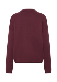 Pulover tricotat burgund cu guler, umeri căzuți și mâneci lungi. Textură netedă și manșete și tiv ribbate.