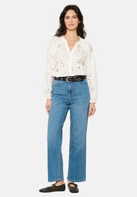 LolaLiza WITH BRODERIE ANGLAISE - Blouse - optical white