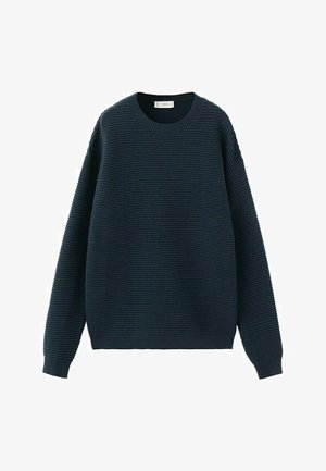 Pull en maille côtelée bleu marine foncé à manches longues et encolure ronde, présenté à plat sur un fond blanc.
