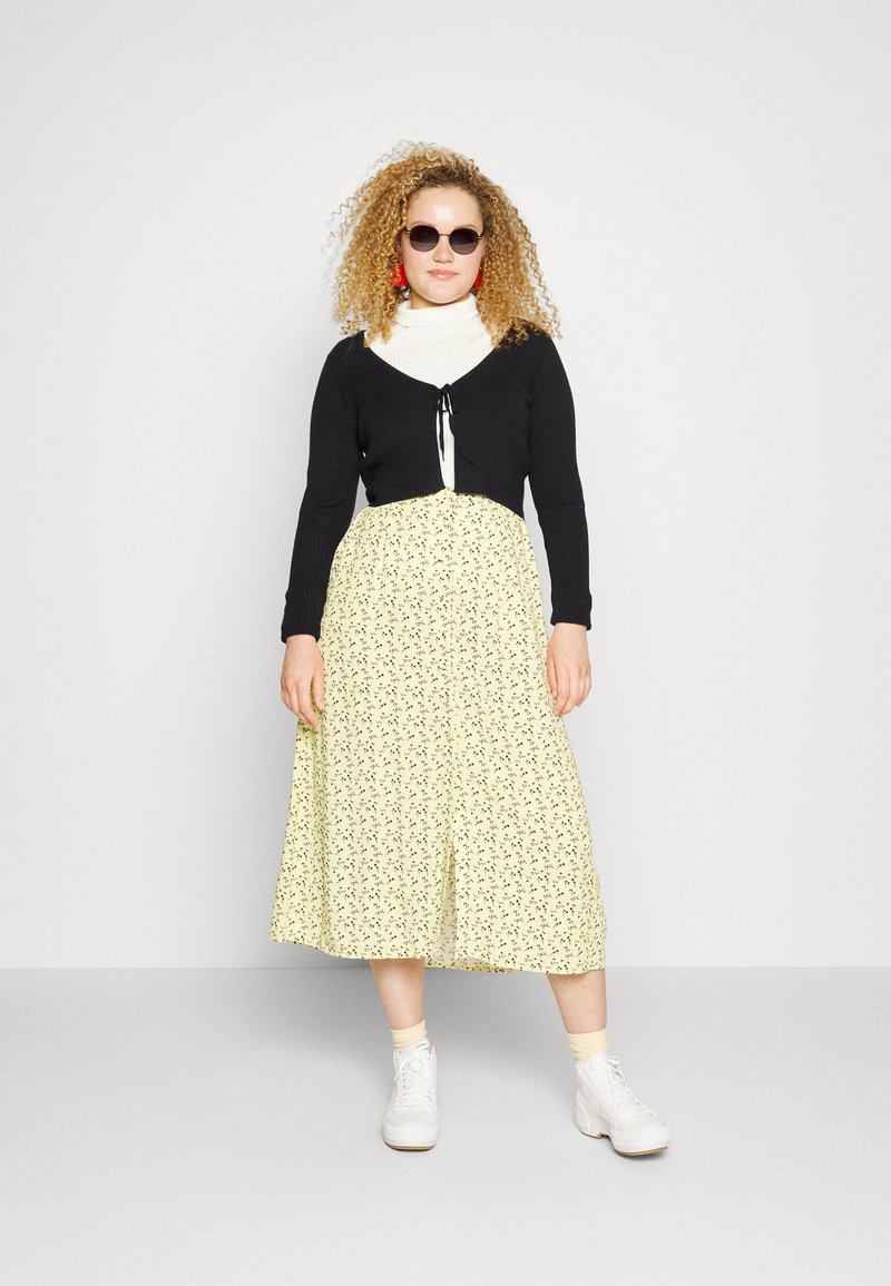 Damen Strickjacken | Vero Moda Curve GOLD CURVE Strickjacke black/schwarz - RJ74553 Damen Strickjacken | Vero Moda Curve GOLD CURVE Strickjacke black/schwarz - RJ74553