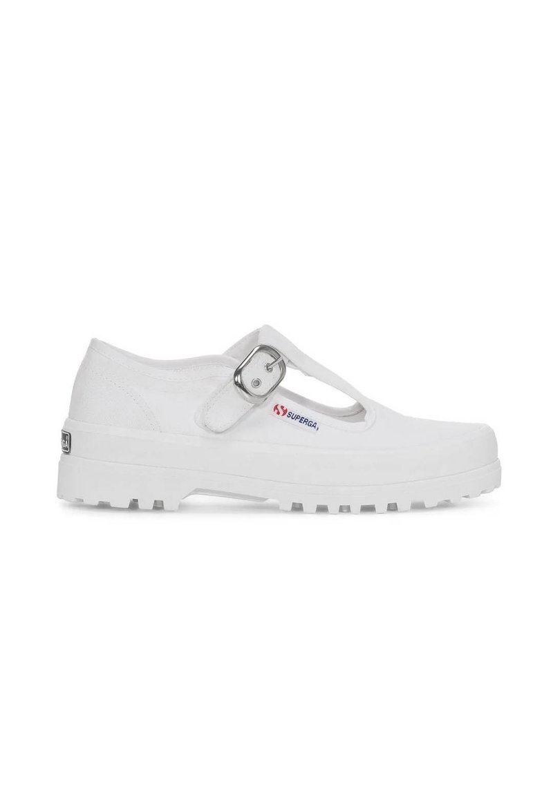 Scarpa bianca slip-on con design a T-strap, fibbia metallica, suola in gomma e tomaia texturizzata. Presenta un logo sul lato.