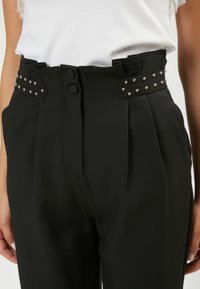 INFLUENCER CARROT  - Broek - black