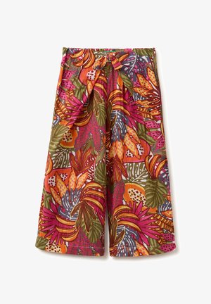 Spodnie o szerokich nogawkach z żywym tropikalnym wzorem liści w odcieniach różu, pomarańczu, zieleni i szarości, z wiązaniem z przodu w talii oraz lekkim materiałem.