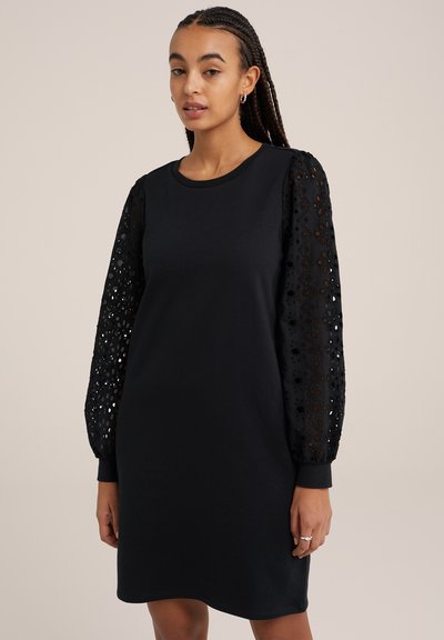 Vmginas Betine Ls Calf Dress Coronet Blue Aop Bet