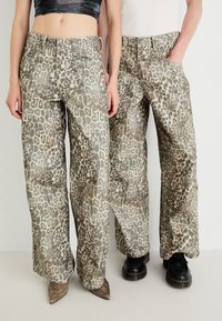 Jaded London COLOSSUS UNISEX - Calças de ganga folgadas - light brown