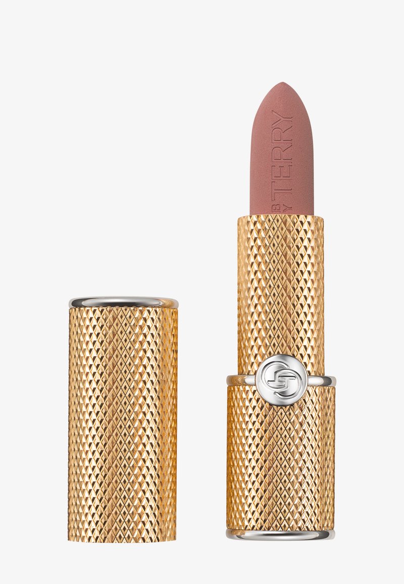 Lippenstift mit einem matten Mauve-Bullet, eingekapselt in einem strukturierten Goldrohr mit einem silbernen Akzentring und graviertem Logo.