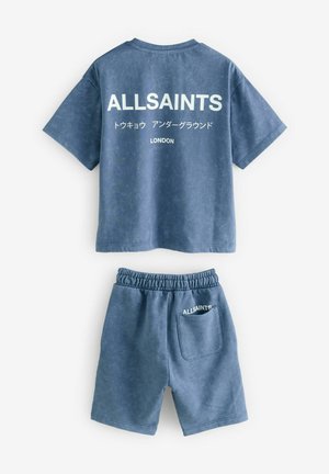 Set di t-shirt e pantaloni corti in cotone blu, con testo e rifiniture bianche "ALLSAINTS", colletto rotondo, vestibilità rilassata e cintura elastica per i pantaloni corti.