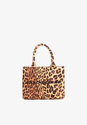 Petit sac cabas avec motif léopard et doubles poignées, avec le texte « LOLA CASADEMUNT » sur le devant.