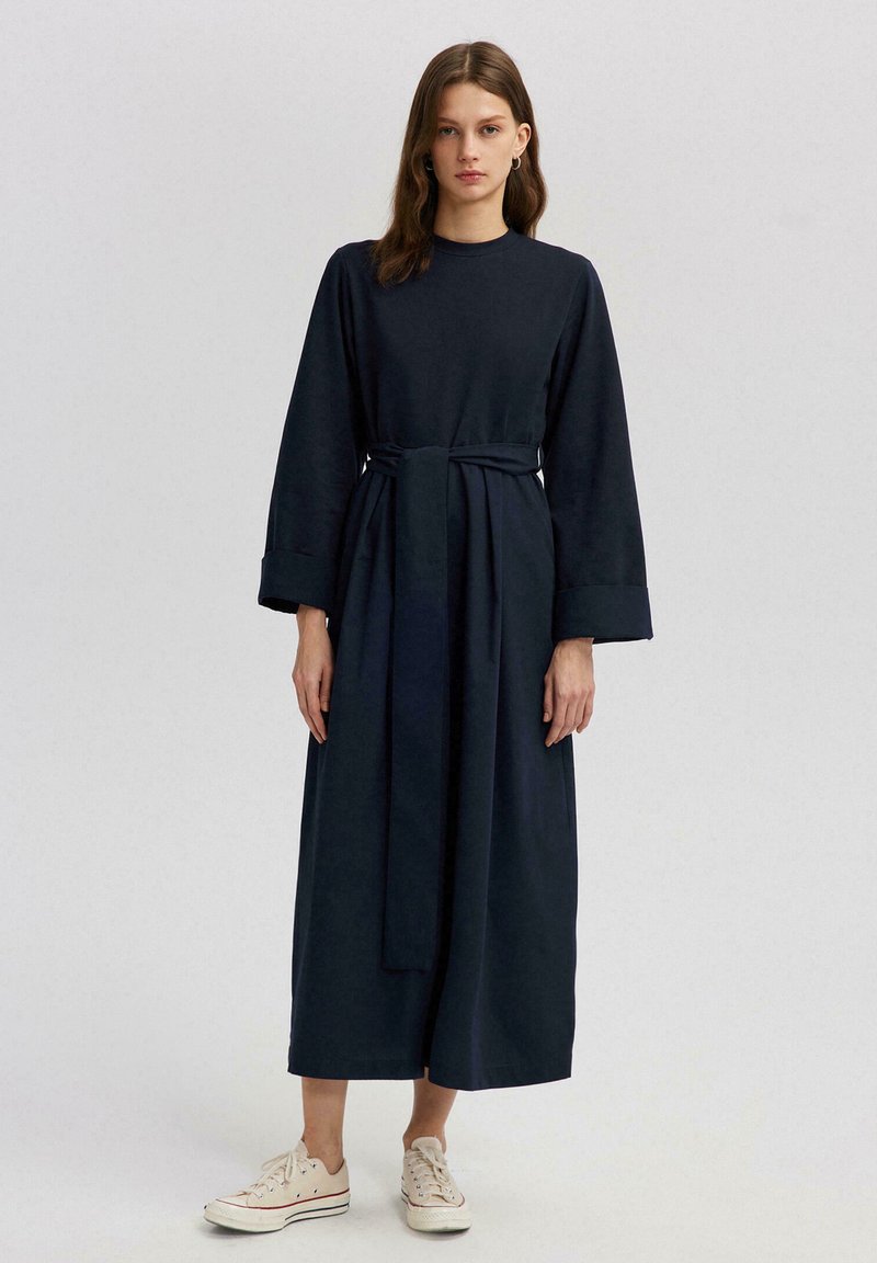 Touché Privé BELTED OVERALLS - Tuta jumpsuit - navy blue