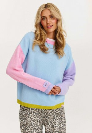 - Sweter
