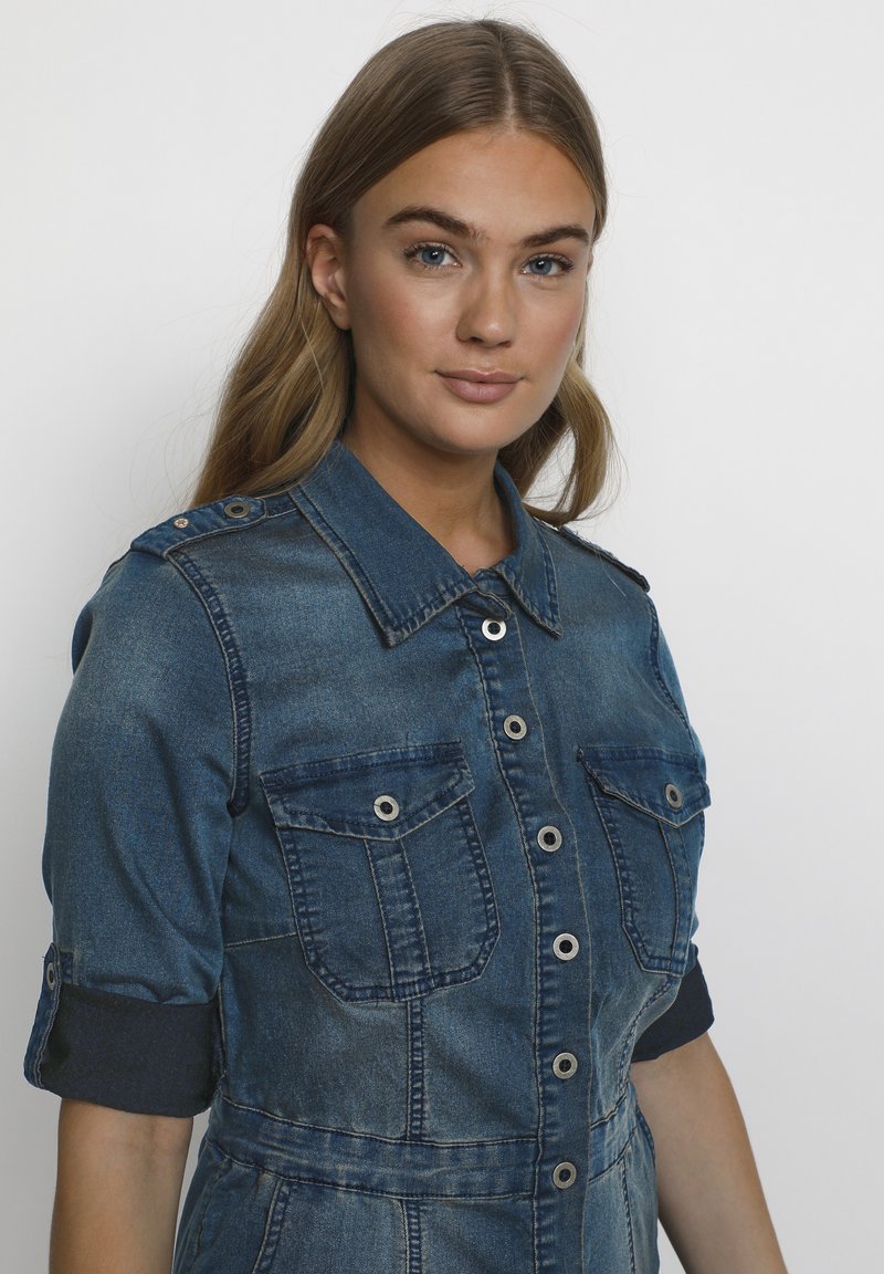 Cream UNIFORM DRESS Denimkjoler royal navy blue/mørkeblå Zalando.dk