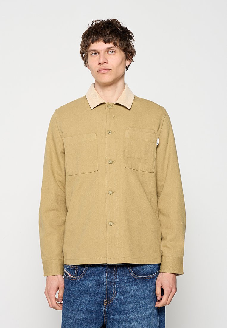 Camisa