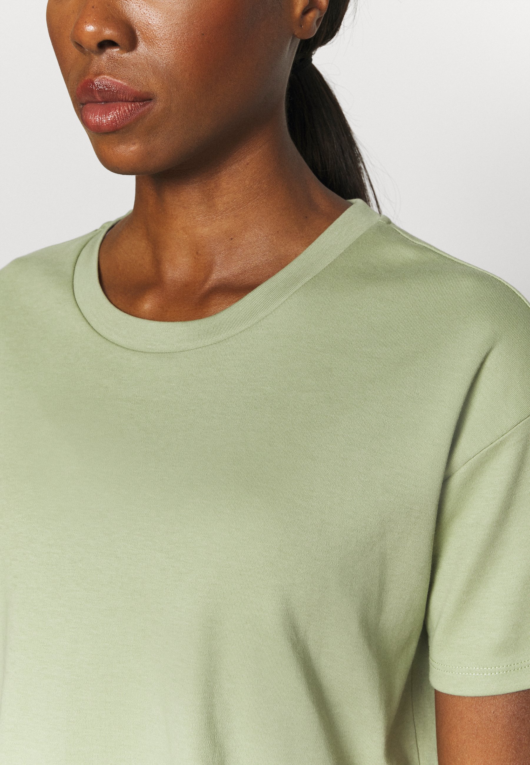 Femme DROP SHOULDER BOXY - T-shirt basique Femme DROP SHOULDER BOXY - T-shirt basique