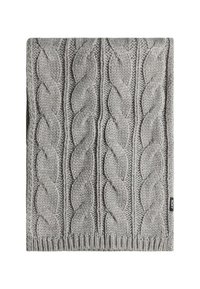 Écharpe en laine grise tricotée avec un épais motif en cable, présentant des bords côtelés et une petite étiquette de marque sur le côté. Texture douce.