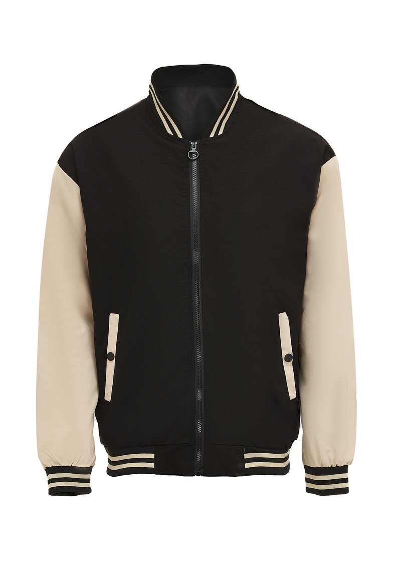 Zwarte bomberjack met beige mouwen, ribgebreide kraag en cuffs, voorrits en twee zijzakken met drukknoopsluitingen.