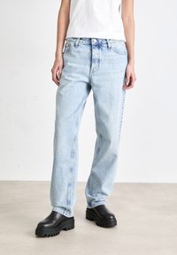 Calvin Klein Jeans - 90'S LOOSE - Traperice opuštenog kroja - denim light Minijatura 1
