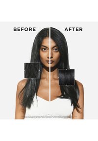 Długie, proste czarne włosy pokazane obok siebie: po lewej stronie widoczny jest puszy i tekstura, po prawej gładkie i błyszczące. Obecne są etykiety "Przed" i "Po".