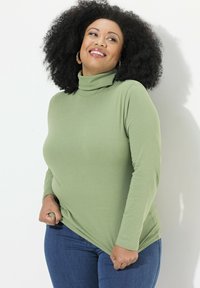 Ulla Popken ROLLKRAGEN - Langarmshirt - sage green