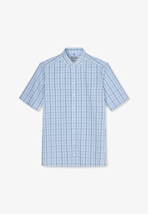 Camicia azzurra chiaro a maniche corte con bottoni, motivo a scacchi bianco e nero e colletto appuntito.