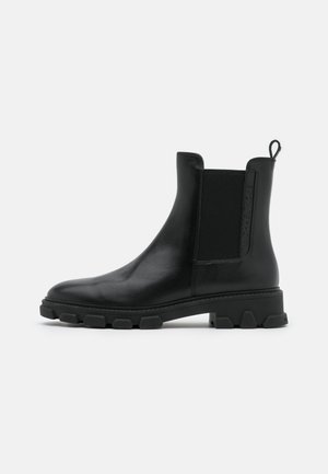 Stiefelette - black