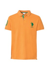 Polo arancione in cotone, con colletto verde, logo ricamato e accentuazione del numero 3 sul maniche. Maniche corte e vestibilità classica.