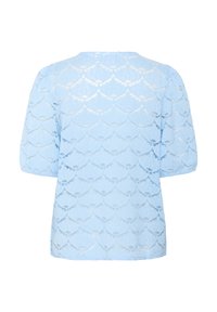 Top in pizzo celeste chiaro con un motivo testurizzato e dettagli a scallop, maniche corte e scollatura rotonda.