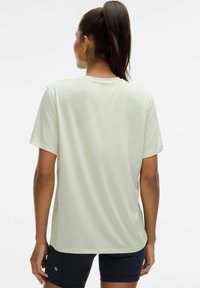 lululemon JERSEY TRAINING - Camiseta básica - bone