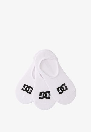 Tobilleras de algodón blancas en un paquete de tres, con un logotipo negro de DC en cada calcetín, fabricadas con tejido suave y un diseño antideslizante.