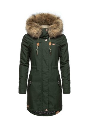 Grüne Parka mit einer Kapuze aus Kunstfell, zwei Fronttaschen, Kordelzügen und braunen Lederelementen. Länge bis zur Mitte des Oberschenkels.