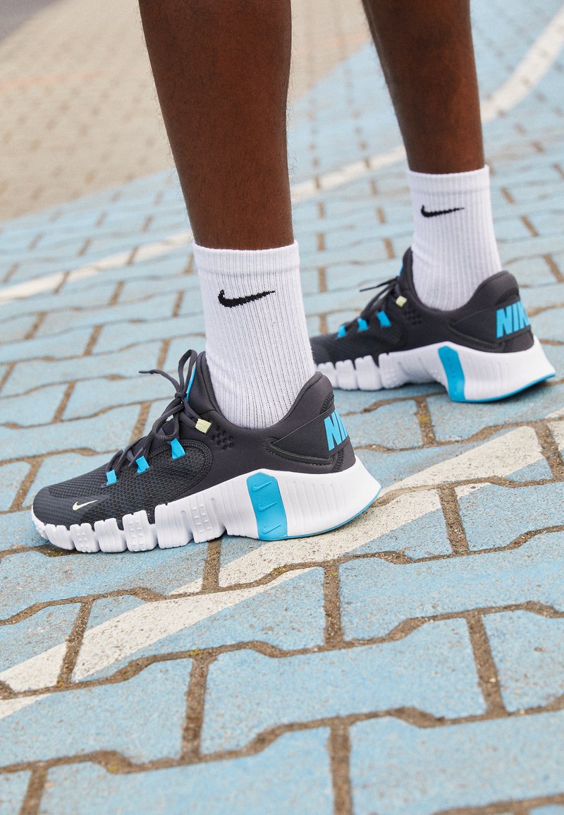 T~nis nike metcon 4 masculino Clearance