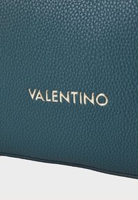 Valentino Bags BRIXTON - Mala de mão - ottanio