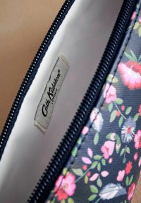 Nem kiválasztott, navy feather ditsy