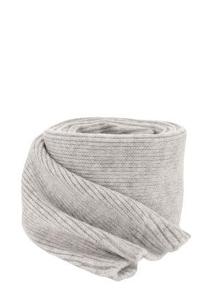 Écharpe grise en tricot, enroulée. Texture côtelée, en mélange de laine douce, couleur uniforme, présentant des variations subtiles de teinte.