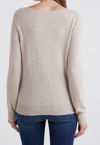 Repeat Sweter