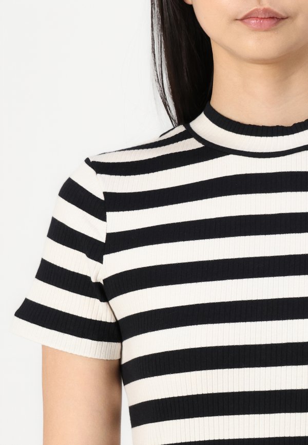 NMELINOR - Print T-shirt3