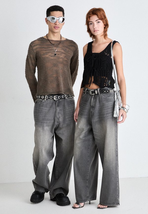 COLOSSUS UNISEX - Loose Jeans4