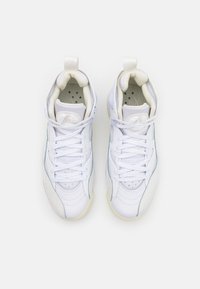 Jordan Korkeavartiset tennarit - white