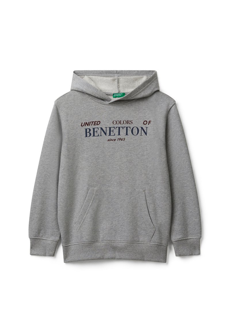 Felpa grigia con tasca frontale e testo "United Colors of Benetton since 1965" stampato sul petto, mostrata su sfondo bianco.