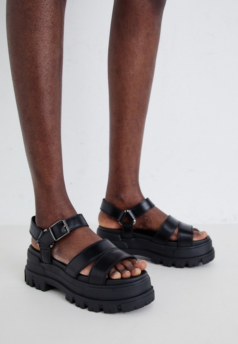 Buffalo Sandalen met plateauzool zwart