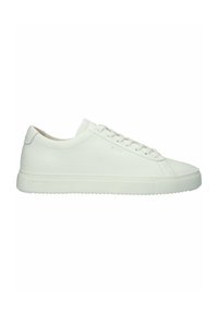 Baskets en cuir blanc avec une texture lisse, bout rond, semelle plate et six œillets pour les lacets. Logo de la marque discret sur le côté.