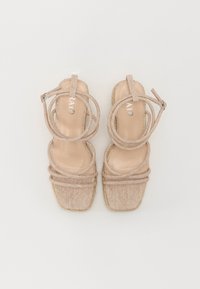 RAID LOTTYS - Sandalias con plataforma - natural