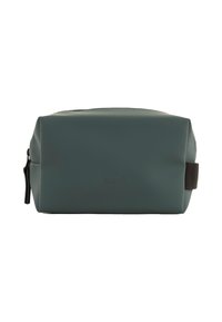 Borsa da toeletta rettangolare in materiale impermeabile verde scuro, con una zip nera e manico laterale, finitura opaca e logo impresso.