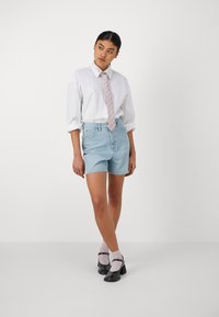 Lee STELLA - Short en jean - light story