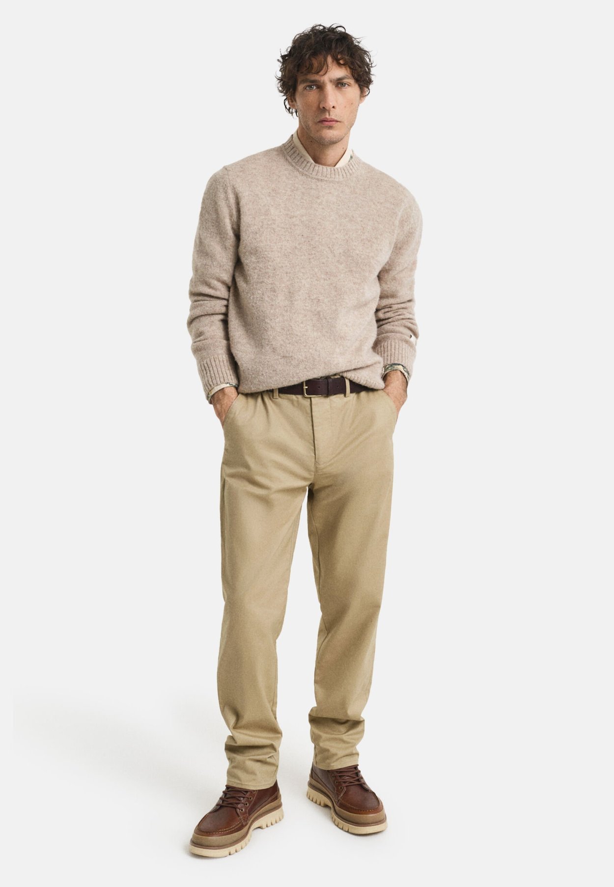 REGULAR FIT